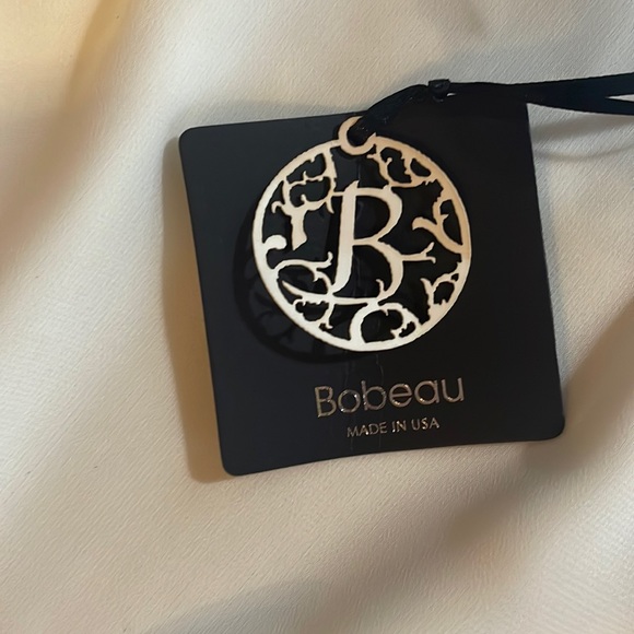 🆕 Bobeau Ivory Cap Sleeve Cinched Waist Layered Hem Blouse Size Small - Picture 7 of 11